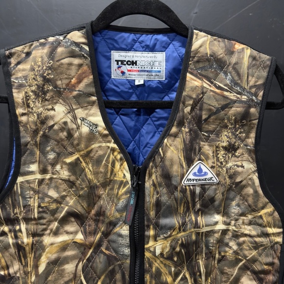 Techniche HyperKewl Evaporative Cooling Sport Vest - RealTree Camouflage - Picture 3 of 12